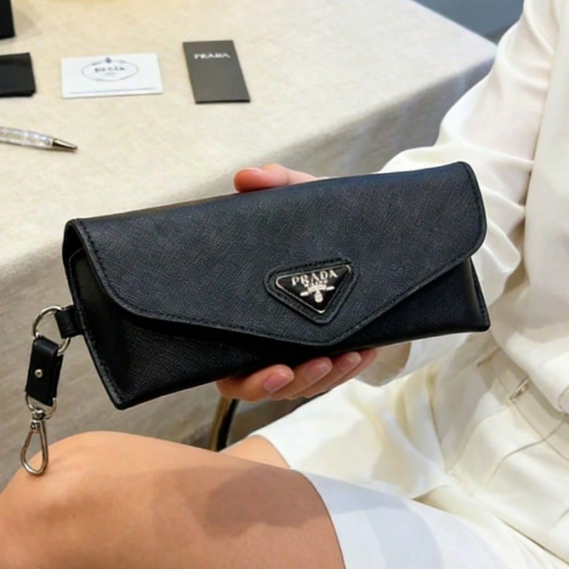 Prada zwart lederen brillenkok - Women Bags Prada recensie en prijs