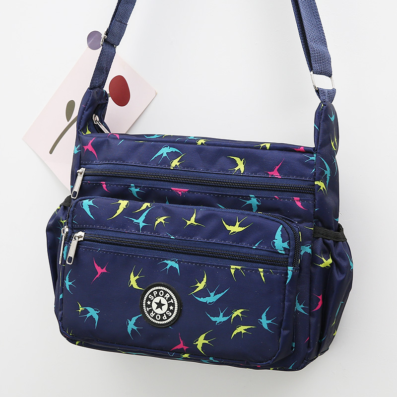 Ruime bloemenprint nylon schou - Women Bags In Trend recensie en prijs