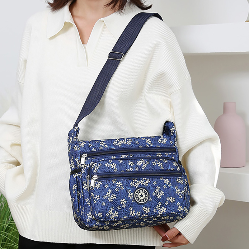 Ruime bloemenprint nylon schou - Women Bags In Trend recensie en prijs